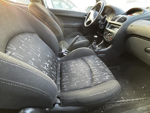 Peugeot 206 - afbeelding 8 van  9