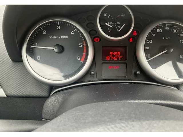 Peugeot 207 /2011 / 190427km / 1,6 hdi - afbeelding 9 van  18