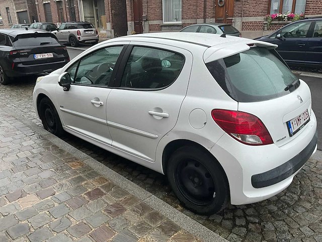 Peugeot 207 /2011 / 190427km / 1,6 hdi - afbeelding 11 van  18
