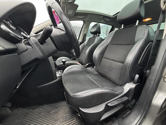 Peugeot 207 sw 1.6 hdi sporty outdoor, 2009 - afbeelding 25 van  27