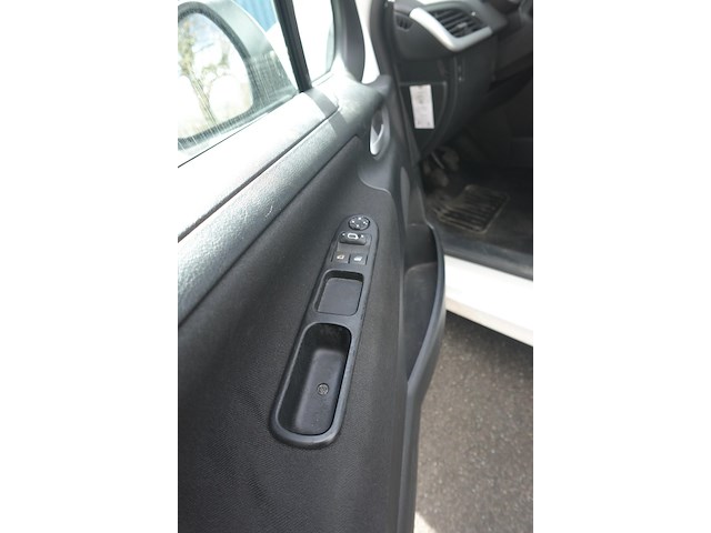 Peugeot 207 - afbeelding 15 van  15