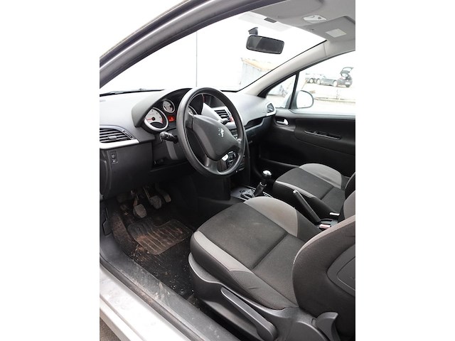 Peugeot 207 - afbeelding 15 van  16