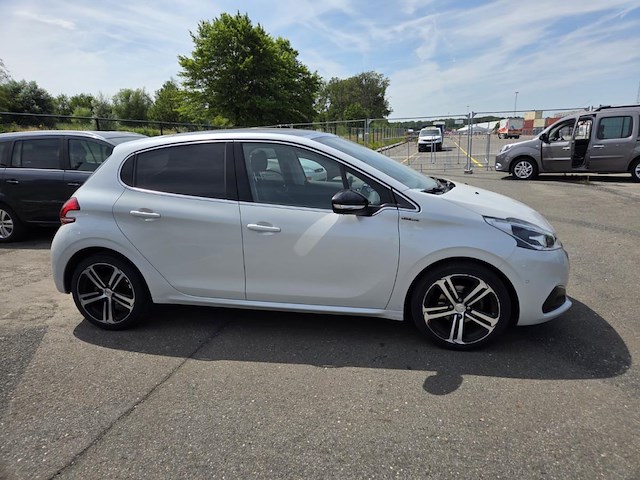 Peugeot 208 1.2 puretech gt line s&s 110, 2016 - afbeelding 33 van  38