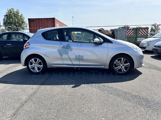 Peugeot 208 1.4 hdi allure, 2013 - afbeelding 4 van  37