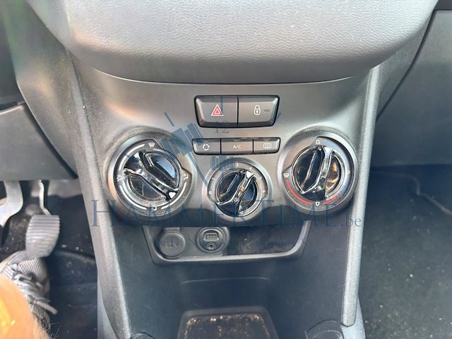 Peugeot 208 active, 2014 - afbeelding 9 van  35