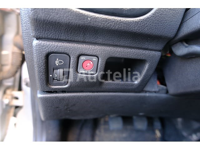 Peugeot 208 auto - afbeelding 13 van  35