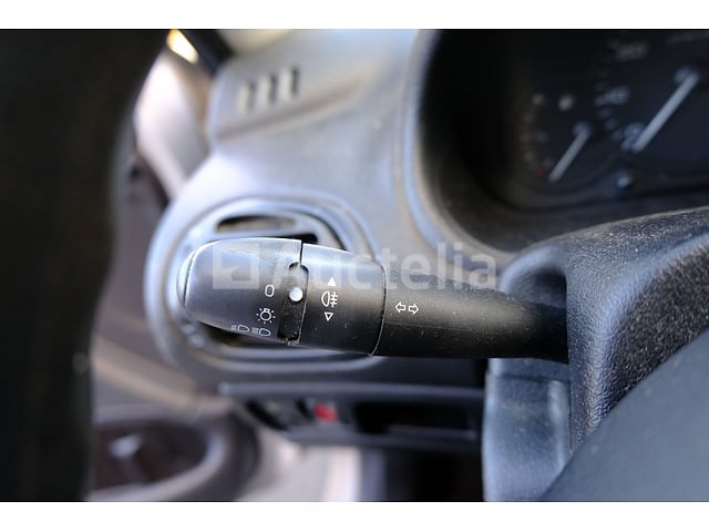 Peugeot 208 auto - afbeelding 14 van  35