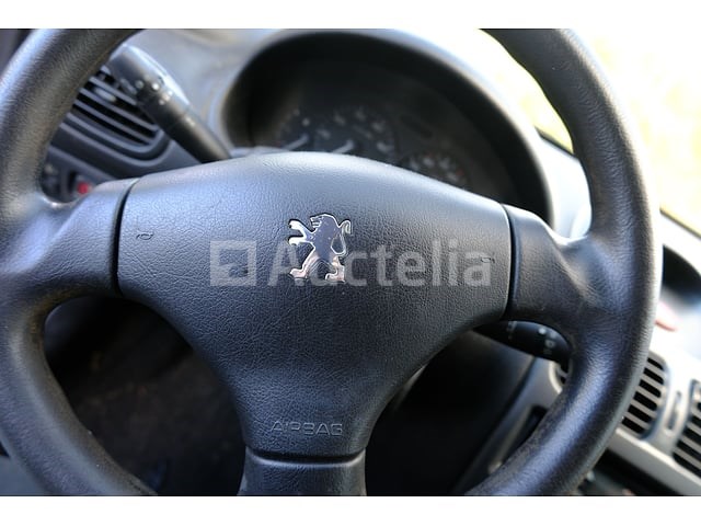 Peugeot 208 auto - afbeelding 19 van  35