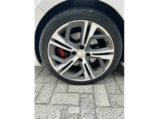 Peugeot 208 gti - afbeelding 9 van  21