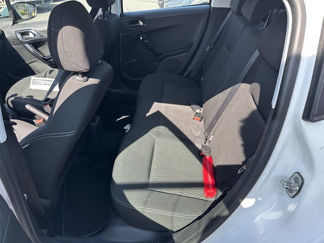 Peugeot 208 luxury puretech 82 , 2018 - afbeelding 31 van  32