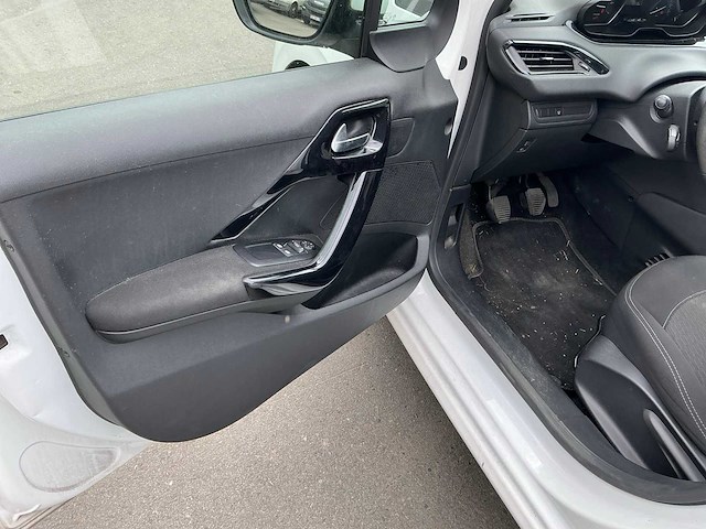 Peugeot 208 personenauto - afbeelding 10 van  27