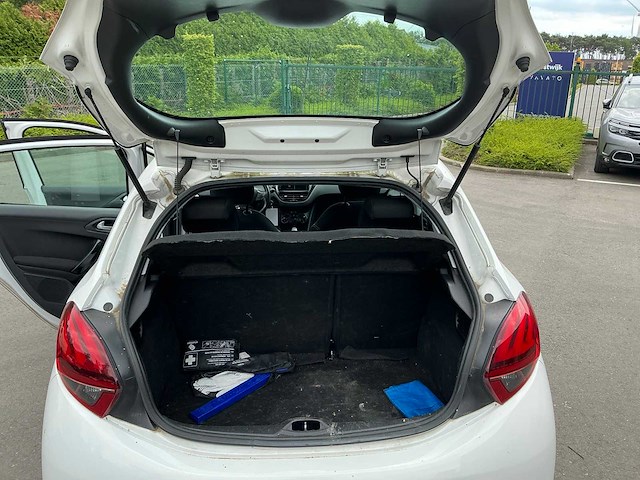 Peugeot 208 personenauto - afbeelding 16 van  27