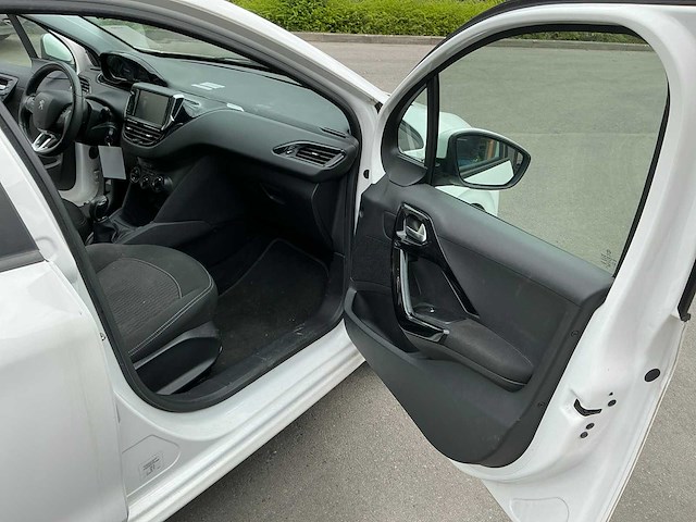 Peugeot 208 personenauto - afbeelding 17 van  27