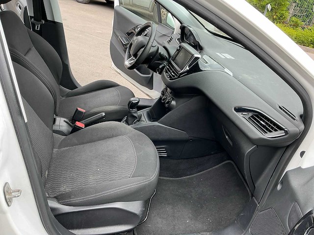 Peugeot 208 personenauto - afbeelding 14 van  22