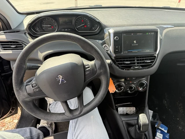 Peugeot 208 - afbeelding 4 van  33