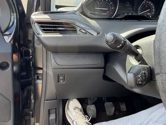 Peugeot 208 - afbeelding 13 van  33