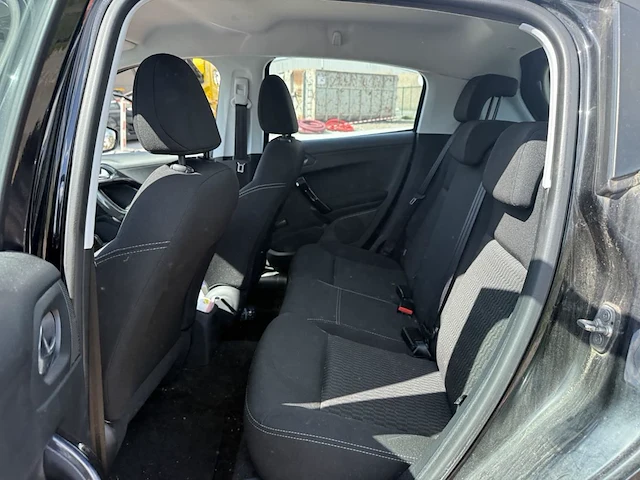 Peugeot 208 - afbeelding 16 van  33