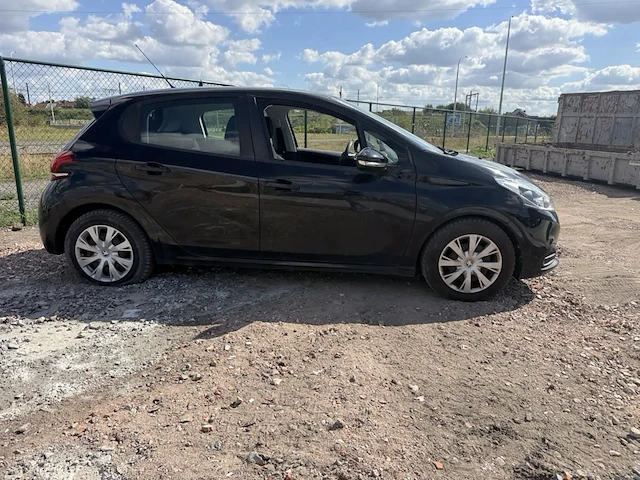 Peugeot 208 - afbeelding 28 van  33