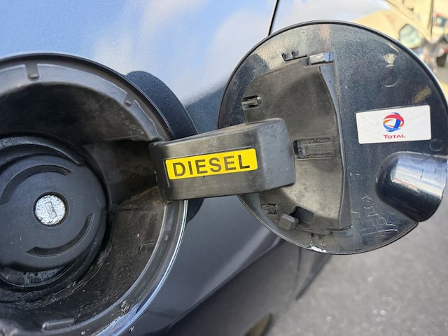 Peugeot 3008 1.6 hdi active, 2015 - afbeelding 14 van  27