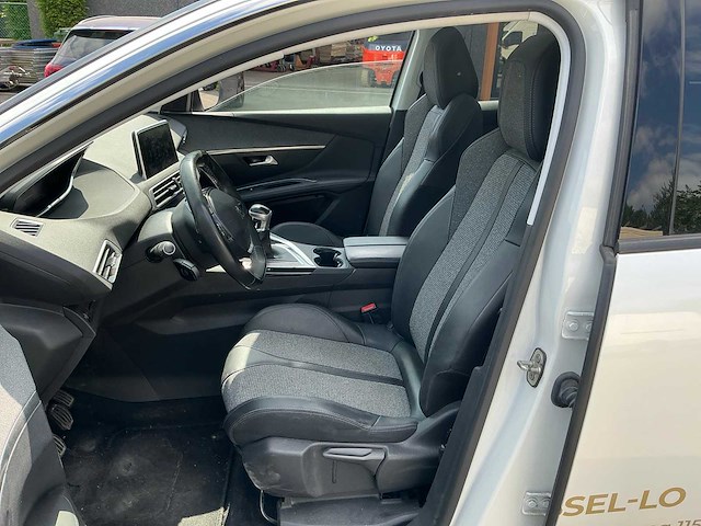 Peugeot 3008 personenauto - afbeelding 14 van  31