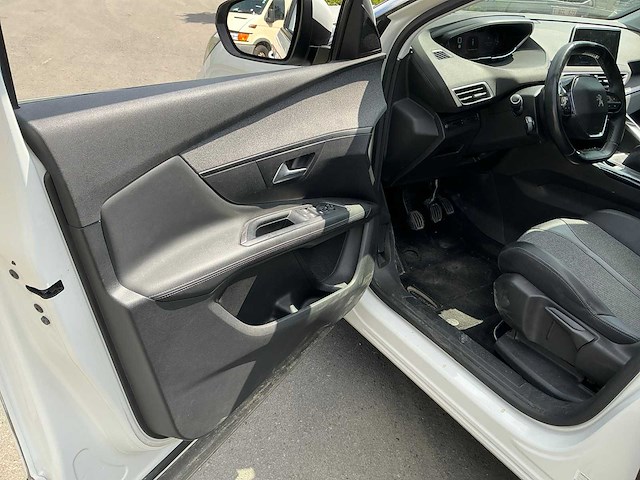Peugeot 3008 personenauto - afbeelding 15 van  31