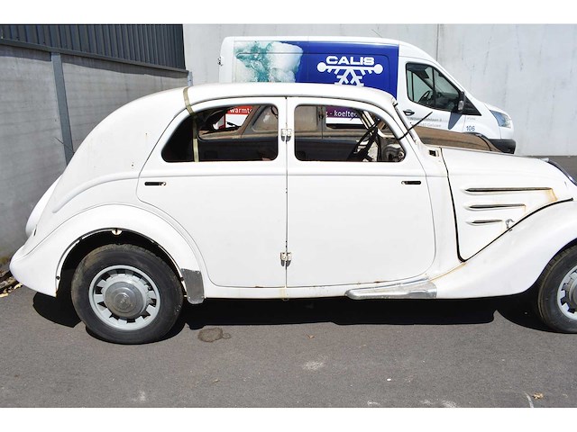 Peugeot 302 **no reserve** - afbeelding 13 van  18