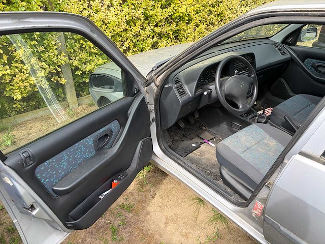 Peugeot 306 oldtimer - afbeelding 5 van  33