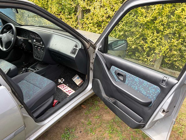 Peugeot 306 oldtimer - afbeelding 17 van  33