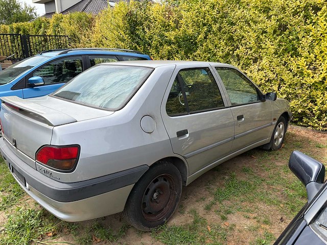 Peugeot 306 oldtimer - afbeelding 30 van  33