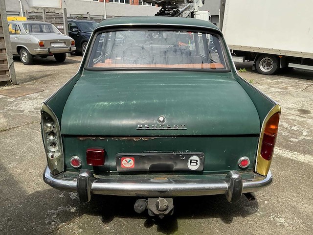 Peugeot 404 oldtimer - afbeelding 15 van  20