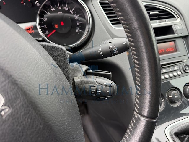 Peugeot 5008 1.2 puretech access, 2015 - afbeelding 9 van  38