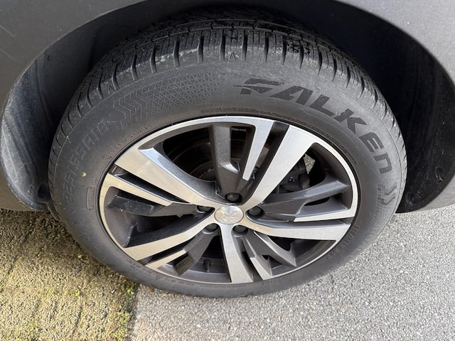 Peugeot 5008) 1.2 (puretech at, 2020 - afbeelding 11 van  27