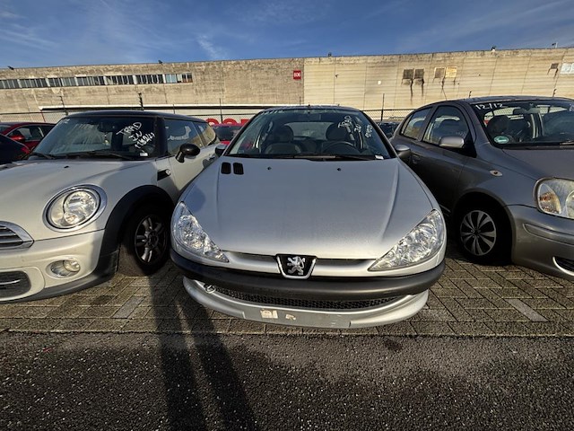 Peugeot 5008) 1.2 (puretech at, 2020 - afbeelding 12 van  27