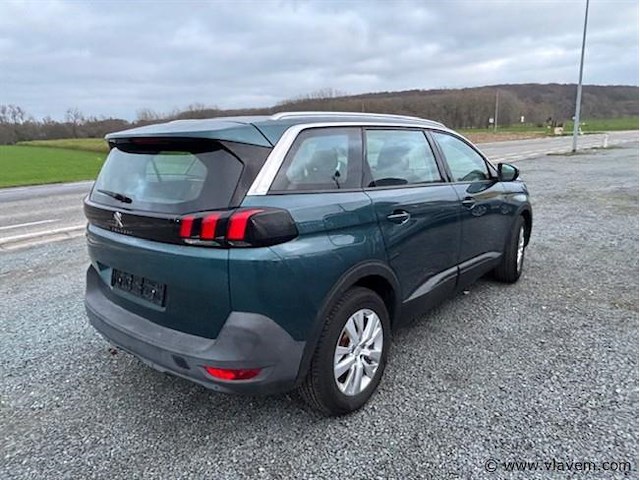 Peugeot 5008 met motorprobleem - afbeelding 3 van  9