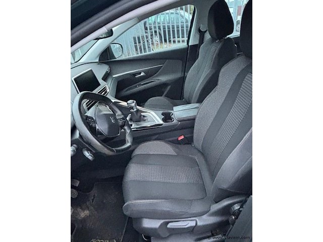 Peugeot 5008 met motorprobleem - afbeelding 5 van  9