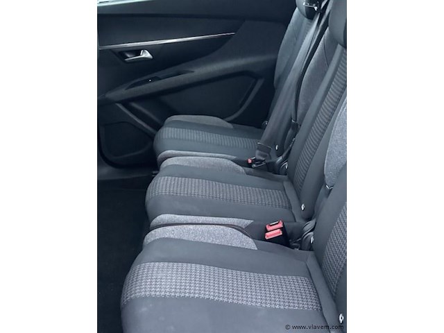 Peugeot 5008 met motorprobleem - afbeelding 7 van  9