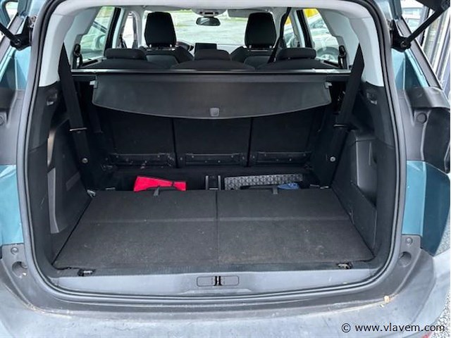 Peugeot 5008 met motorprobleem - afbeelding 8 van  9