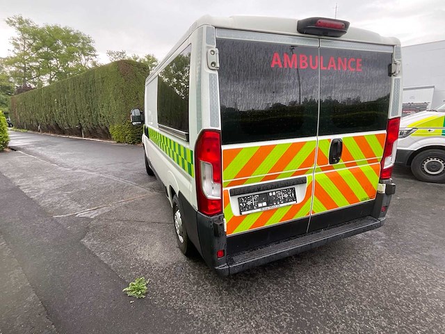 Peugeot boxer ambulance - afbeelding 17 van  23