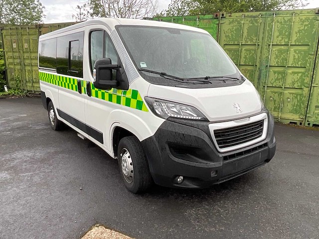 Peugeot boxer ambulance - afbeelding 21 van  23