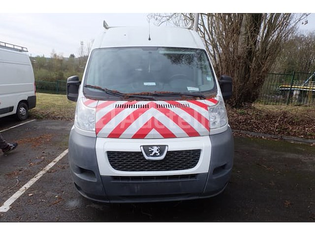 Peugeot boxer bus (2011-86,286 km) - afbeelding 1 van  57