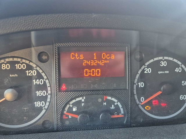 Peugeot boxer hdi 30 bedrijfswagen - afbeelding 10 van  10