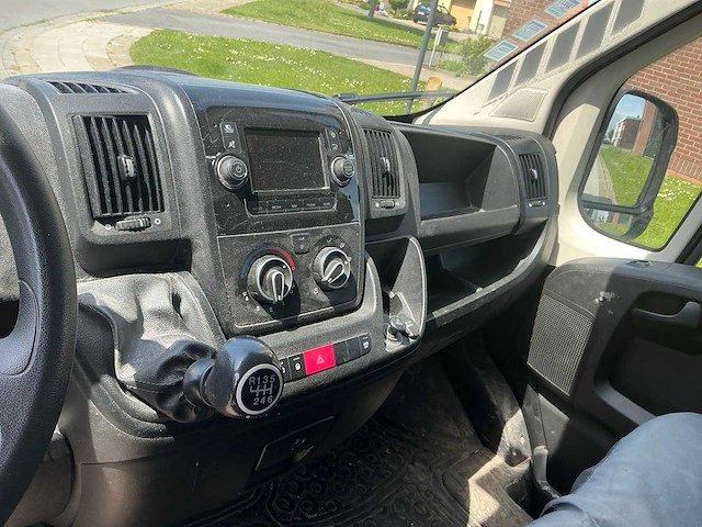 Peugeot boxer lichte vrachtwagen - afbeelding 15 van  15