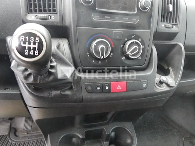 Peugeot boxer multicab bestelwagen (2016-150,527 km)(vin: vf3yc2mfc12c99797) - afbeelding 2 van  35