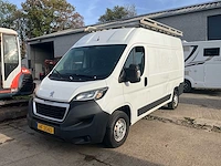 Peugeot boxer van
