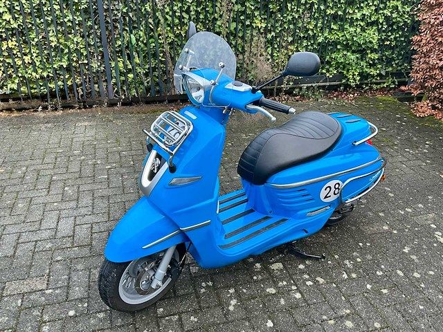 Peugeot django 49cc a-klasse - retrolook - topstaat - afbeelding 1 van  25