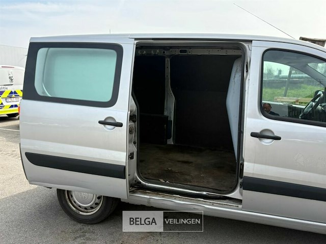 Peugeot expert lichte vrachtwagen - afbeelding 18 van  24