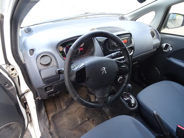 Peugeot ion - afbeelding 12 van  15
