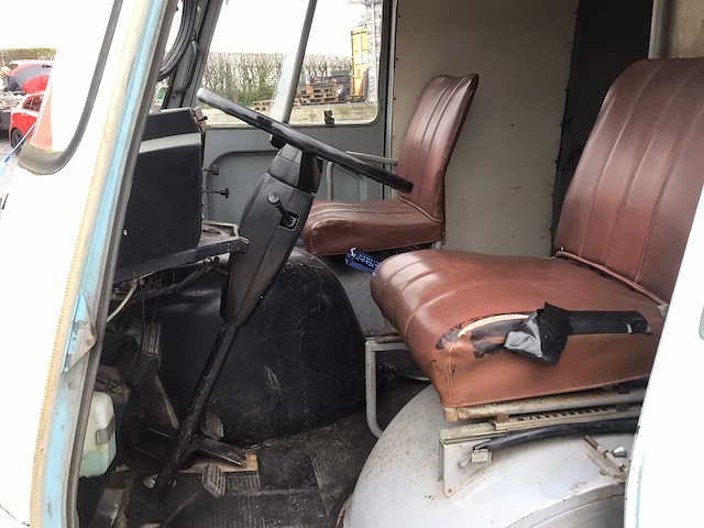 Peugeot j7 j7 vintage auto's > 15 - afbeelding 15 van  27