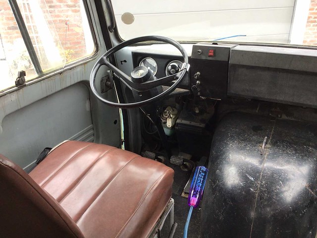 Peugeot j7 j7 vintage auto's > 15 - afbeelding 8 van  27