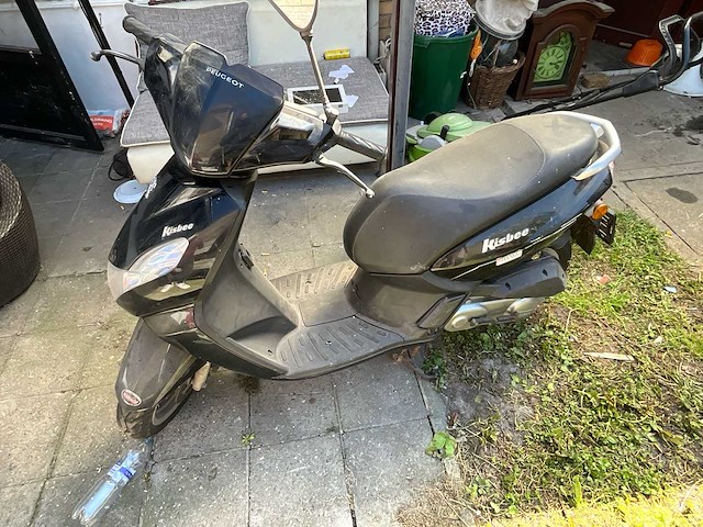 Peugeot kisbee scooter - afbeelding 1 van  9